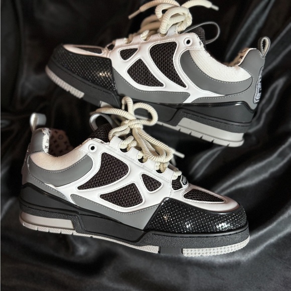 The LV Skate sneaker is revisited this season in a mix of materials - Picture 4 of 7